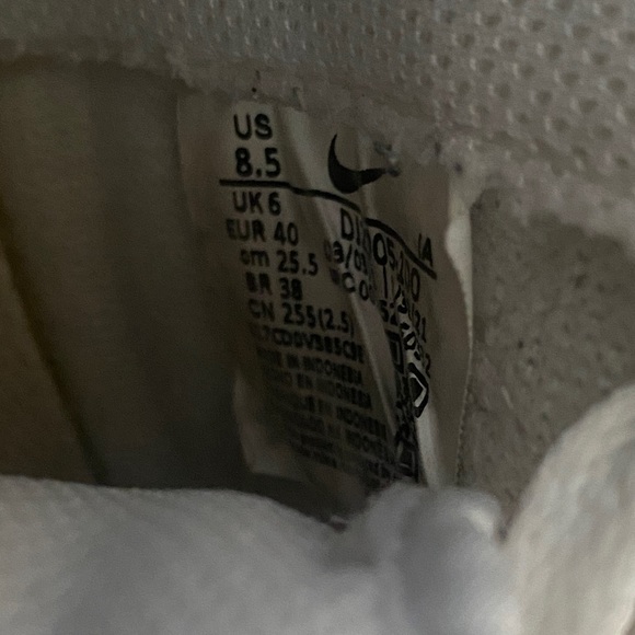 NIKE Women's Court Royale 2 Mid Sneakers White/Gold/Yellow - Picture 4 of 7